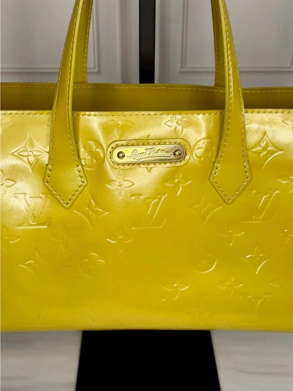 Louis Vuitton Vernis Wilshire PM | Yellow Patent Leather Handbag | Full Set - Picture 3 of 9